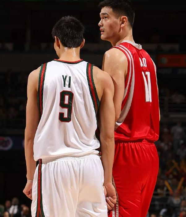 骑士鏖战火箭，易建联惊艳四座的简单介绍