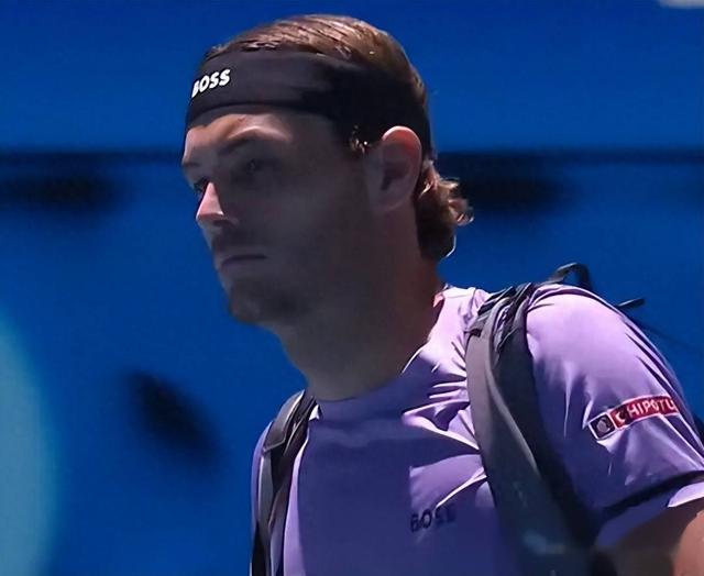 意大利网球队爆冷美国网球队，费德勒爆发神勇的简单介绍