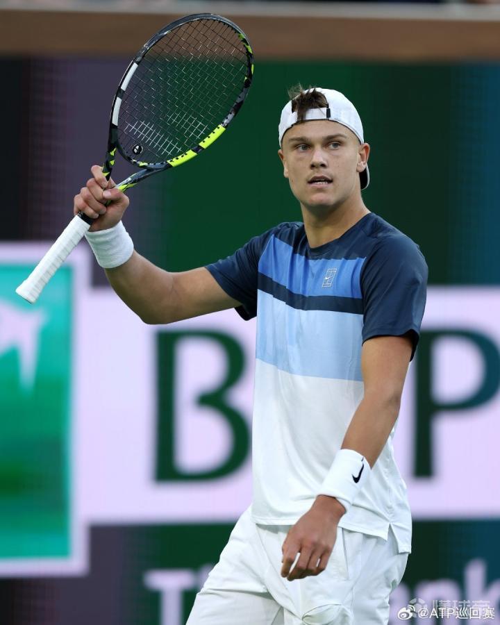 西班牙网球队力克欧洲网球队，西西帕斯送出助攻的简单介绍