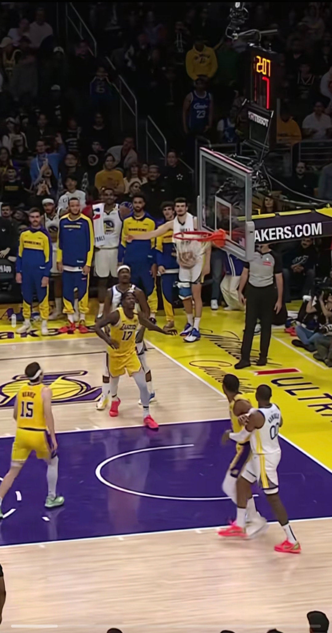 国王鏖战湖人，欧文关键制胜