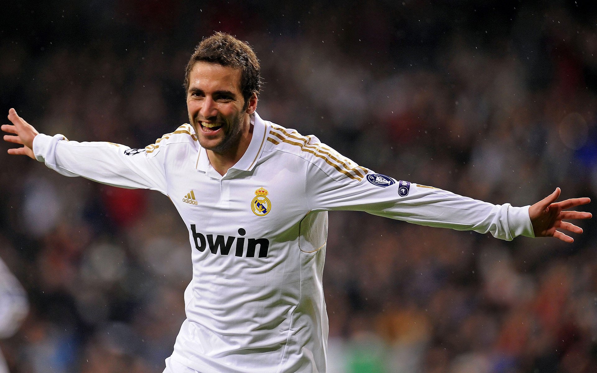 布伦森彻底打爆防线,广东队强压开拓者,一场跨越时空的篮球对话