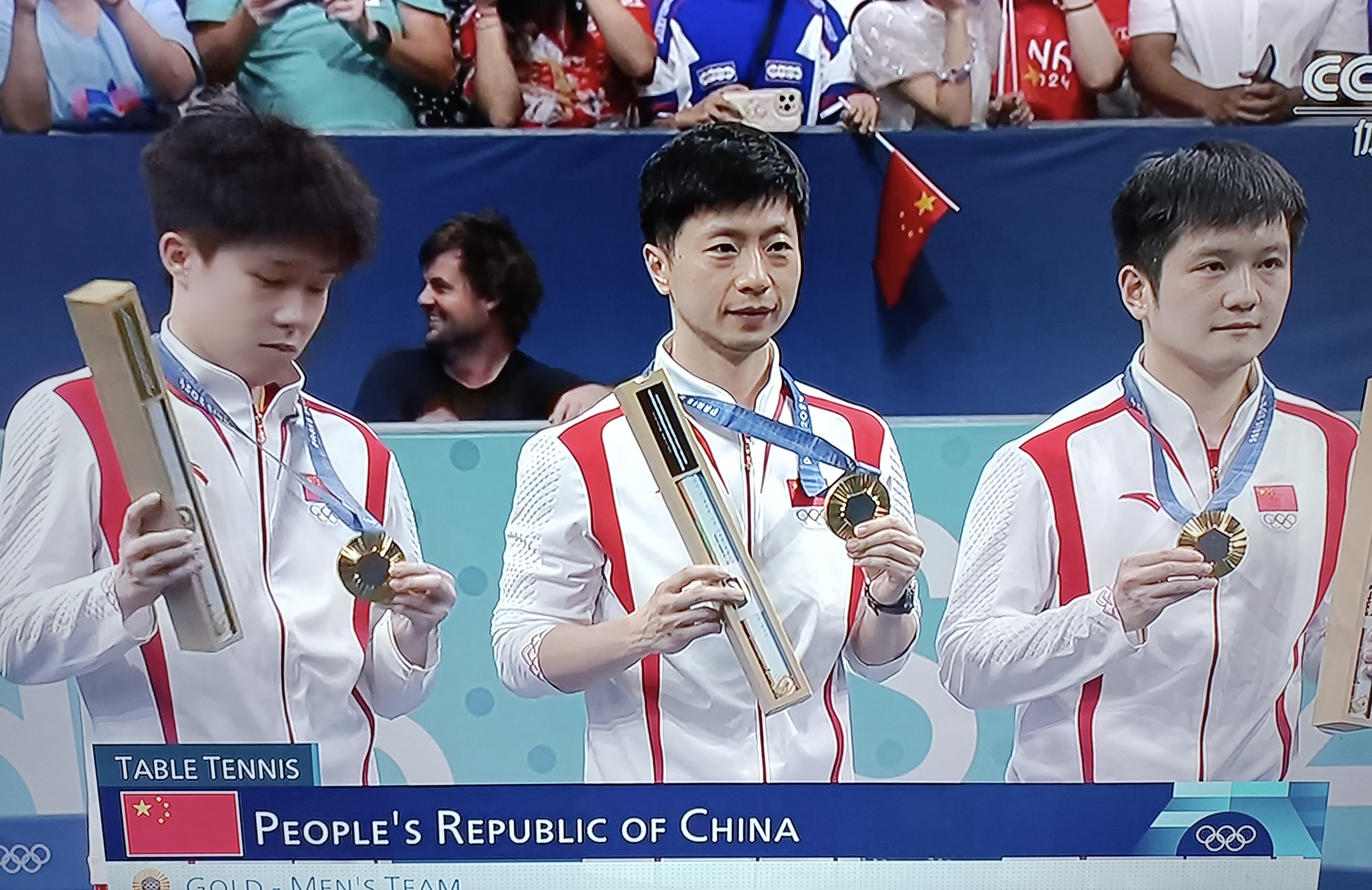 中国乒乓球队险胜瑞典乒乓球队，马龙完成帽子戏法的简单介绍