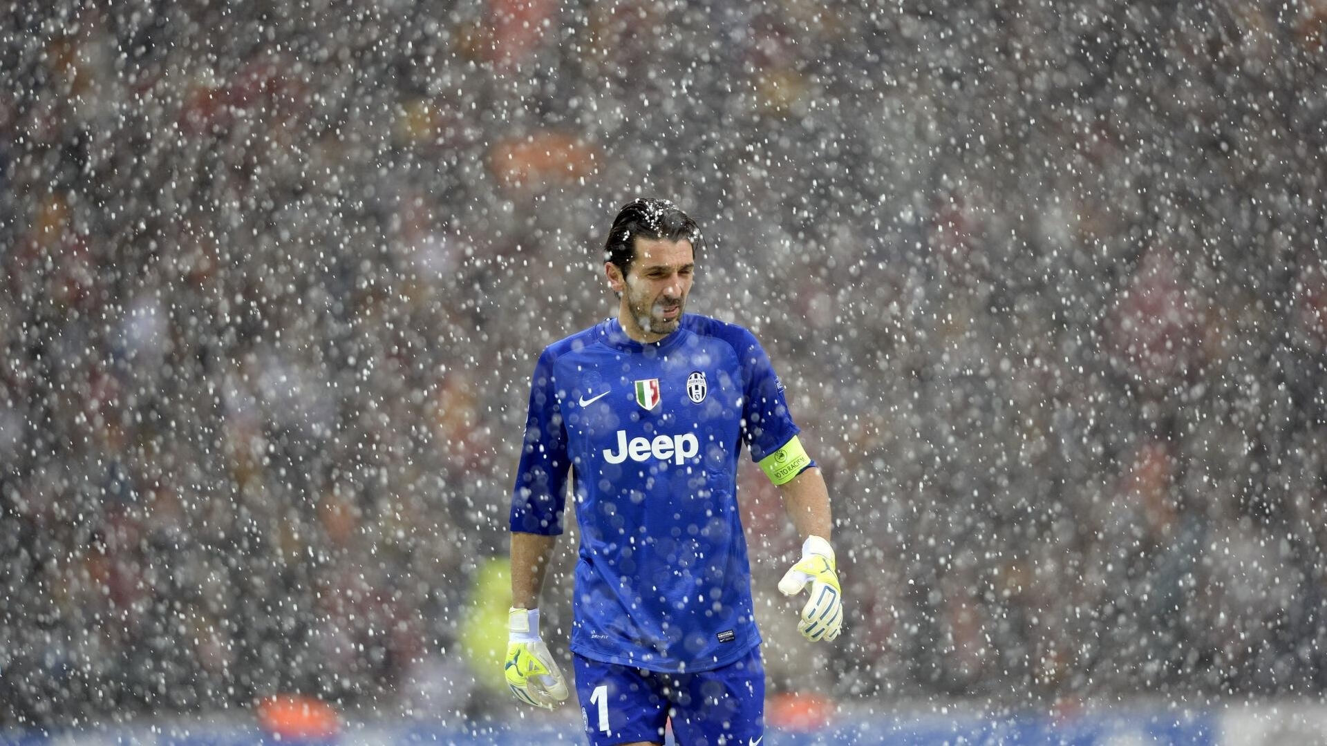 伊比利亚的守护神，库尔图瓦三拒死神，西班牙鏖战险胜瑞士